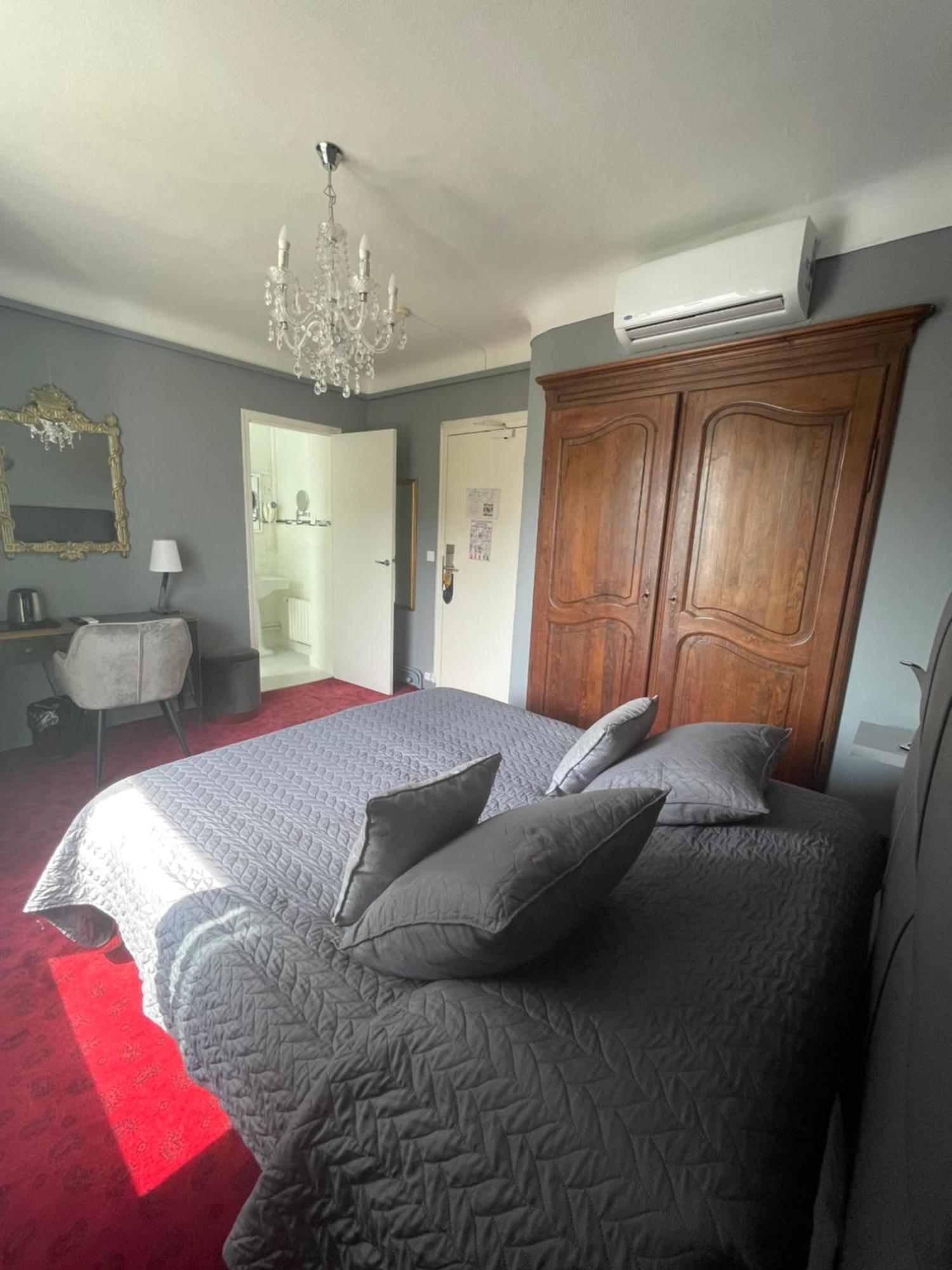 Hôtel Le Pré Catelan Juan-les-Pins Buitenkant foto